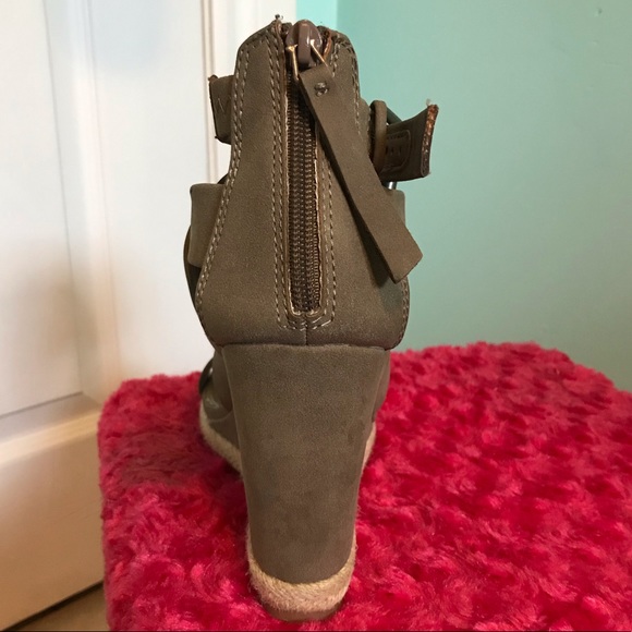 Wedges - Picture 4 of 5